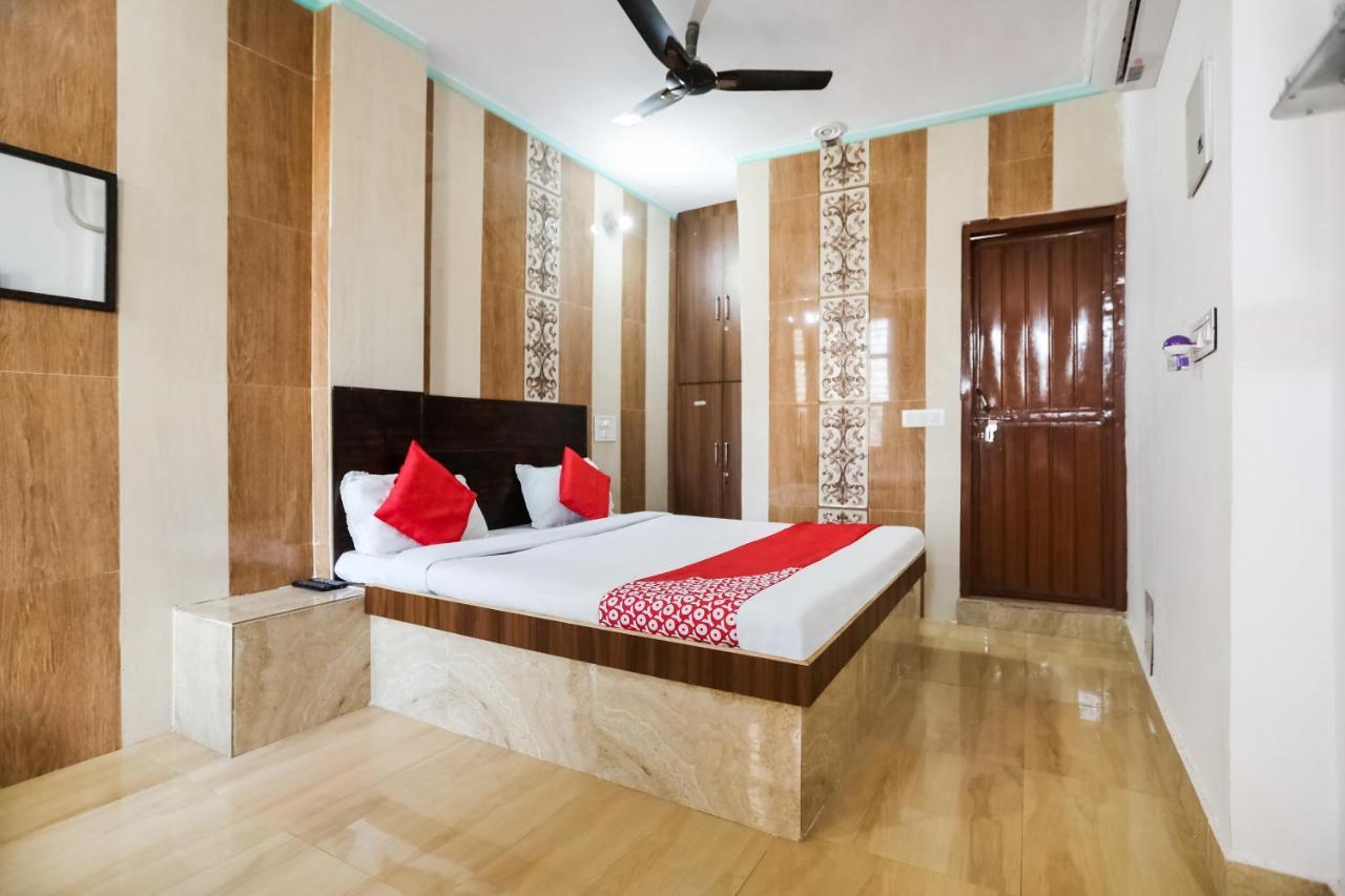 Oyo 69534 Hotel Nanda Tower Hanumangarh Bagian luar foto
