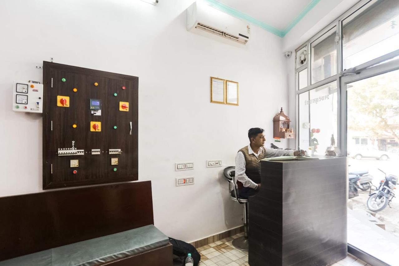 Oyo 69534 Hotel Nanda Tower Hanumangarh Bagian luar foto